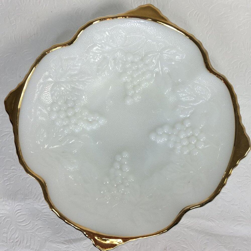Anchor Hocking Milk Glass Pressed Grapes Bunches Bowl W/Gold Trim Vintage